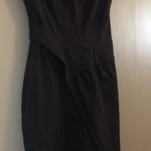 Le Chateau Dress - Picture 2 of 4